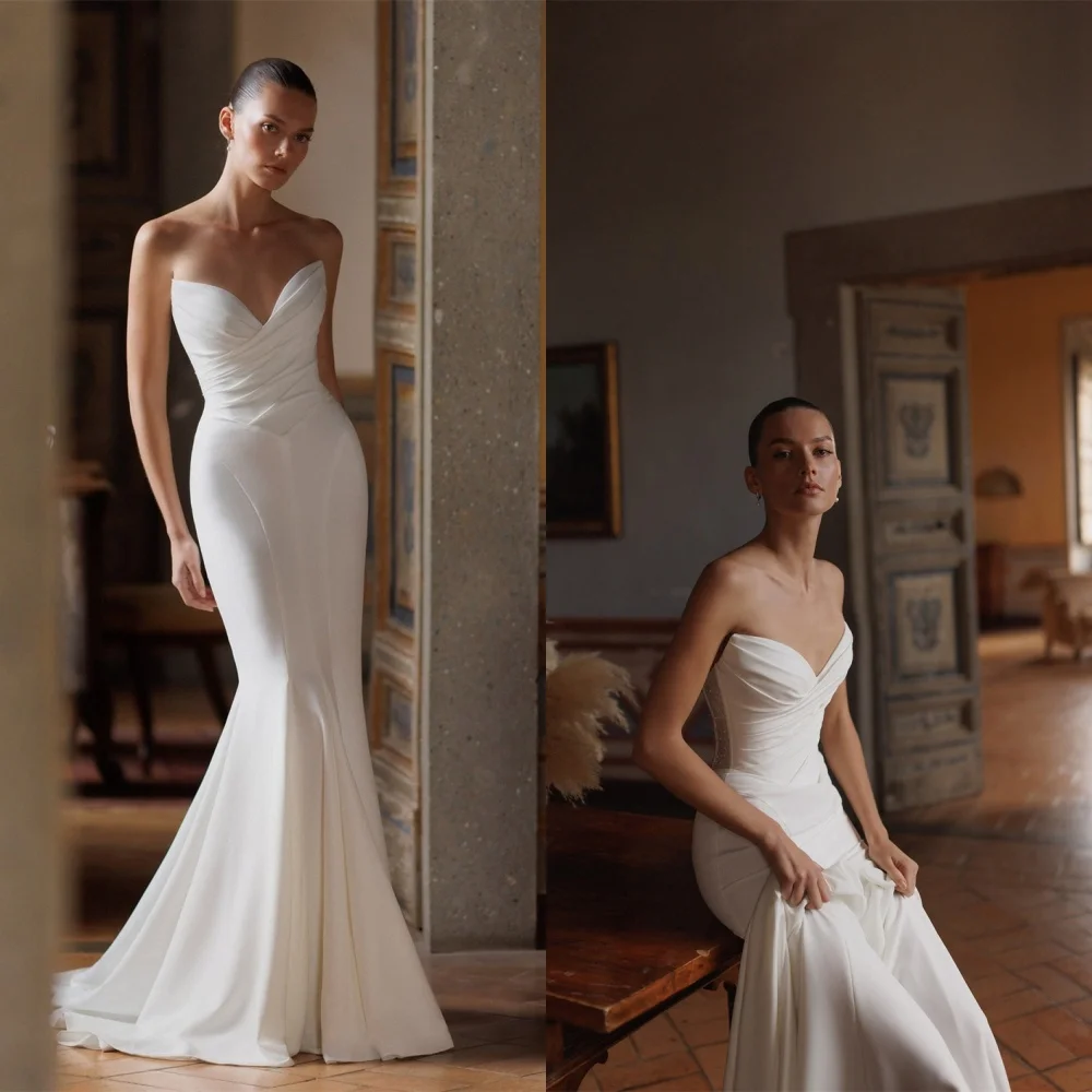 

Customized Temperament White Satin Wedding Dress High Quality Ruched Strapless Sleeveless Chapel Train Mermaid Bridal Gowns