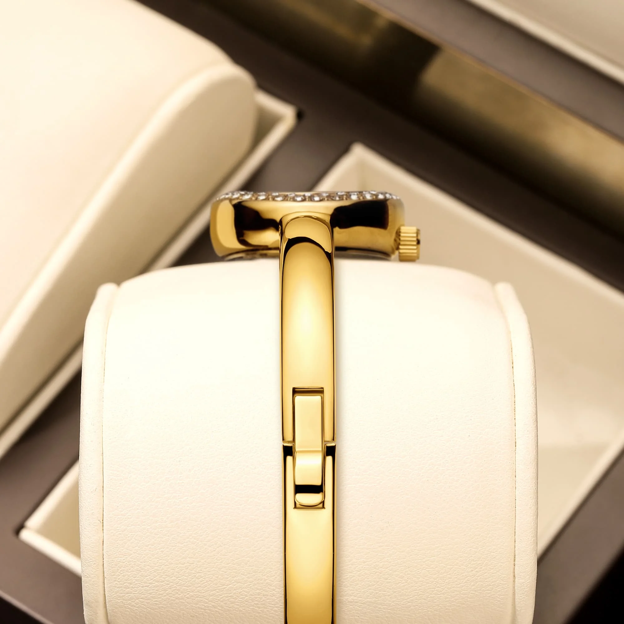 YaLaLuSi brand Luxury Sparkling Ladies Watch Gorgeous Rhinestone Bracelet Ladies Watch Fashionable Temperament Ladies Gift