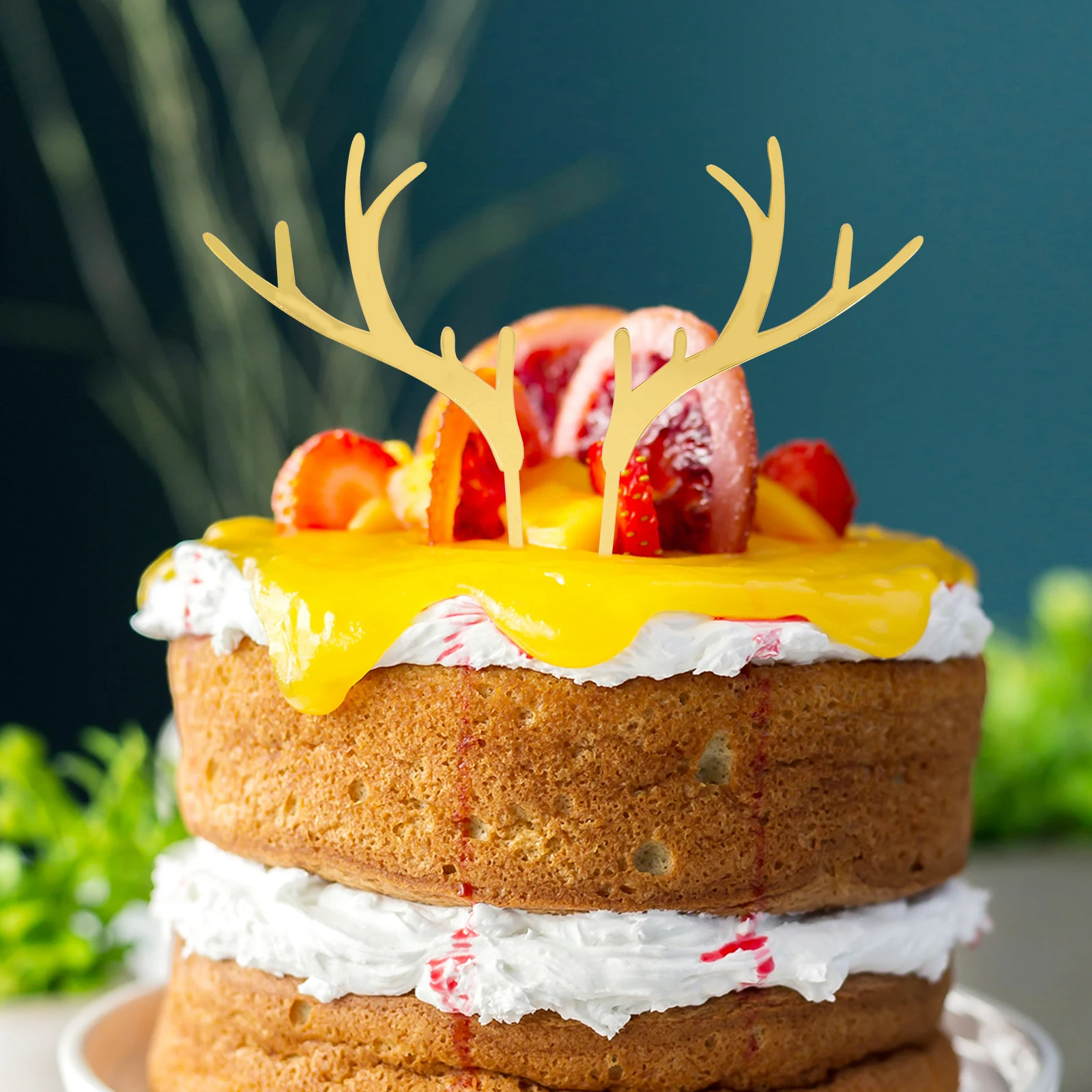 

30pcs Golden Acrylic Antler Cake Picks Birthday Christmas Party Decorations Cupcake Toppers Dessert Accessories Cake Decor