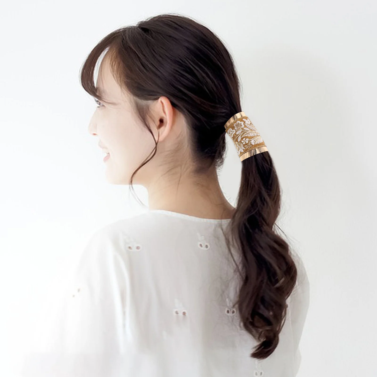 

Elegant Metal Ponytail Cuff Hair Accessories for Women Intricate Embroidery Design Sturdy Construction Versatile Usage