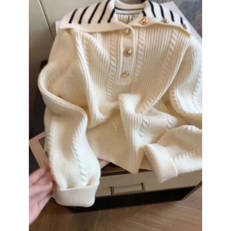 

2025 New French Niche Design High-end Fashion Lapel Sweater Women's Long-sleeved Autumn and Winter Pullover