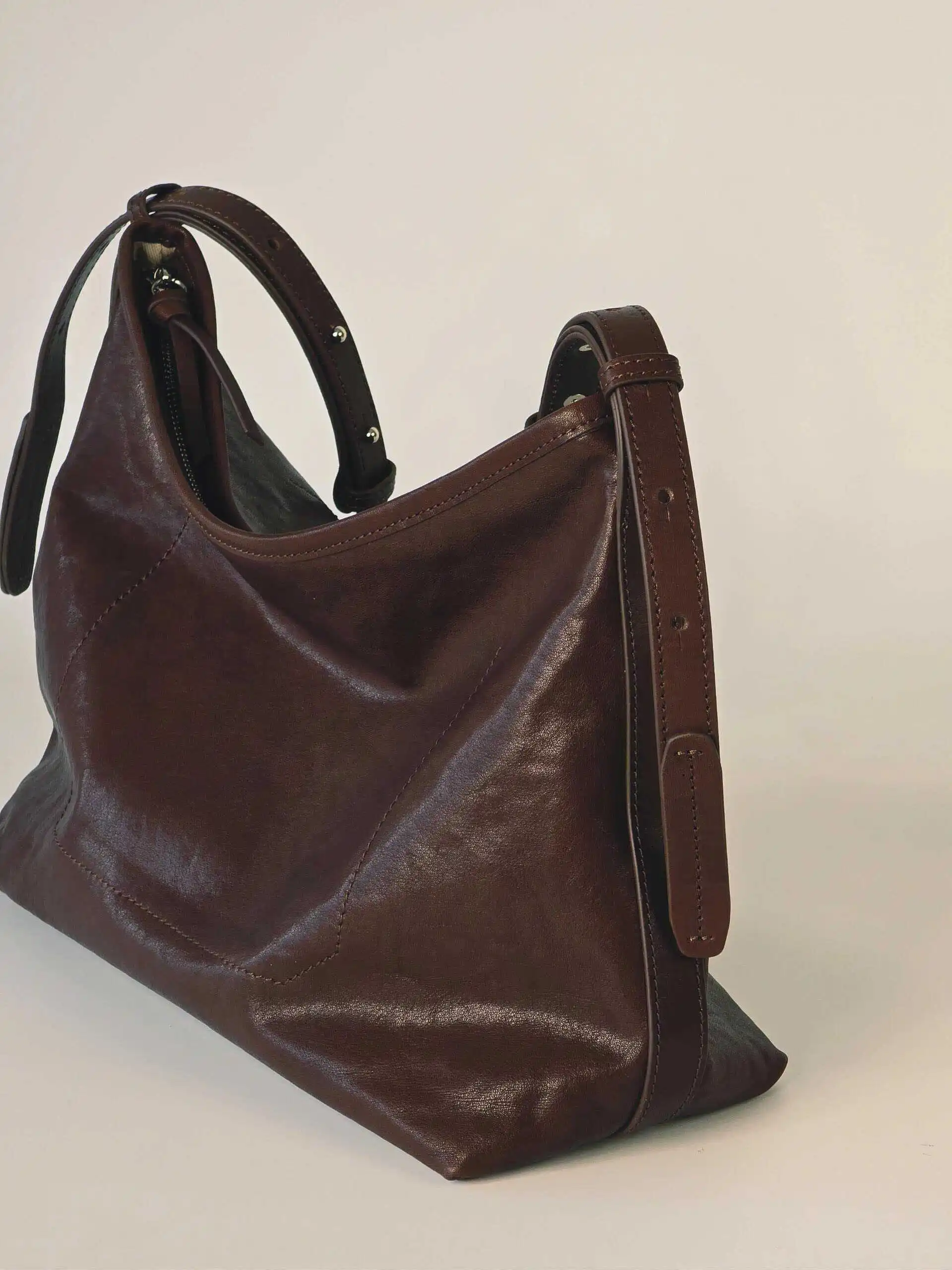 bolsa-de-ombro-Unica-de-sensacao-de-alto-padrao-simples-de-ande-capacidade-estilo-preguicoso-e-versatil-para-o-verao-de-2025