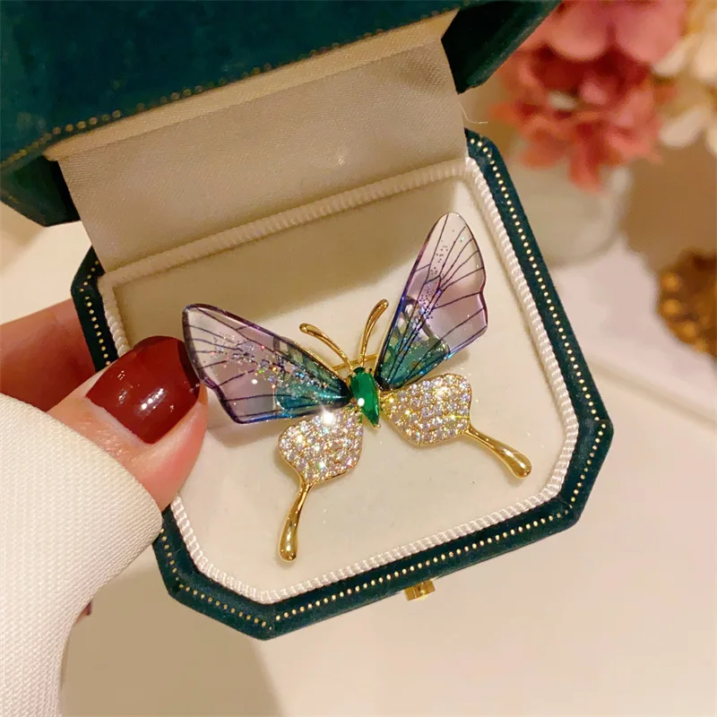 2024 Cz Vlinder Broches Pinnen Voor Vrouwen Paars Groen Kristal Insect Metalen Pinnen Badge Trendy Sieraden Geschenken