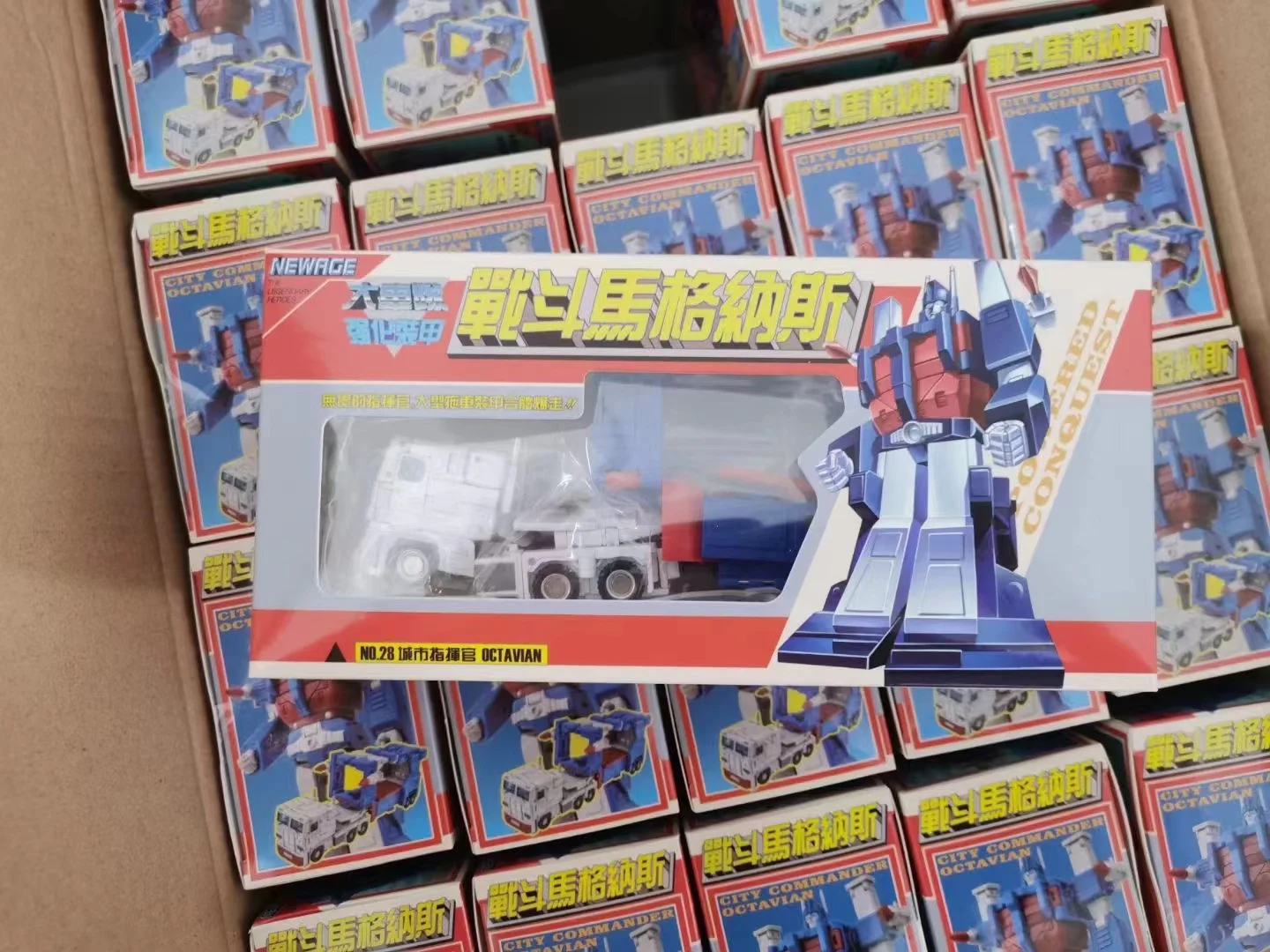 NEW IN STOCK NewAge NA H28 Ultra Magnus Transformation Toy Mini