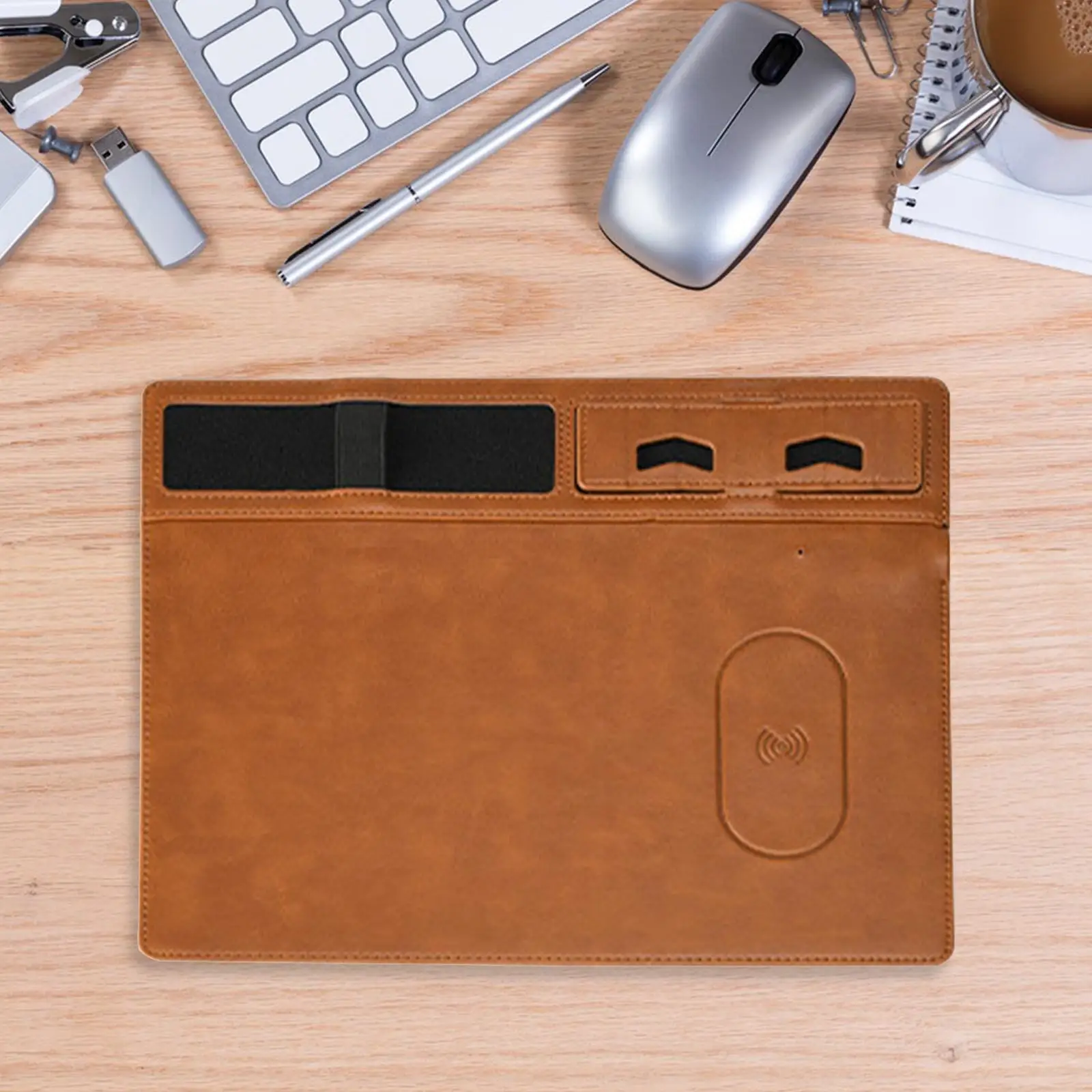 لوحة ماوس مكتبية باللون البني بقدرة 15 وات، شحن لاسلكي غير قابل للانزلاق مع حامل هاتف مع حامل قلم وحصيرة كمبيوتر لألعاب سطح المكتب والمكتب المنزلي