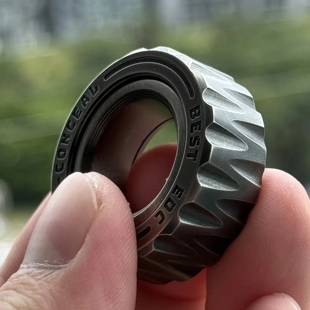 

T-CONCEAL Magnetic Fidget Ratchet Ring EDC Toys Adjustable Haptic Ring Stainless Steel Fingertip Metal Tyre Toys Stress Spinner