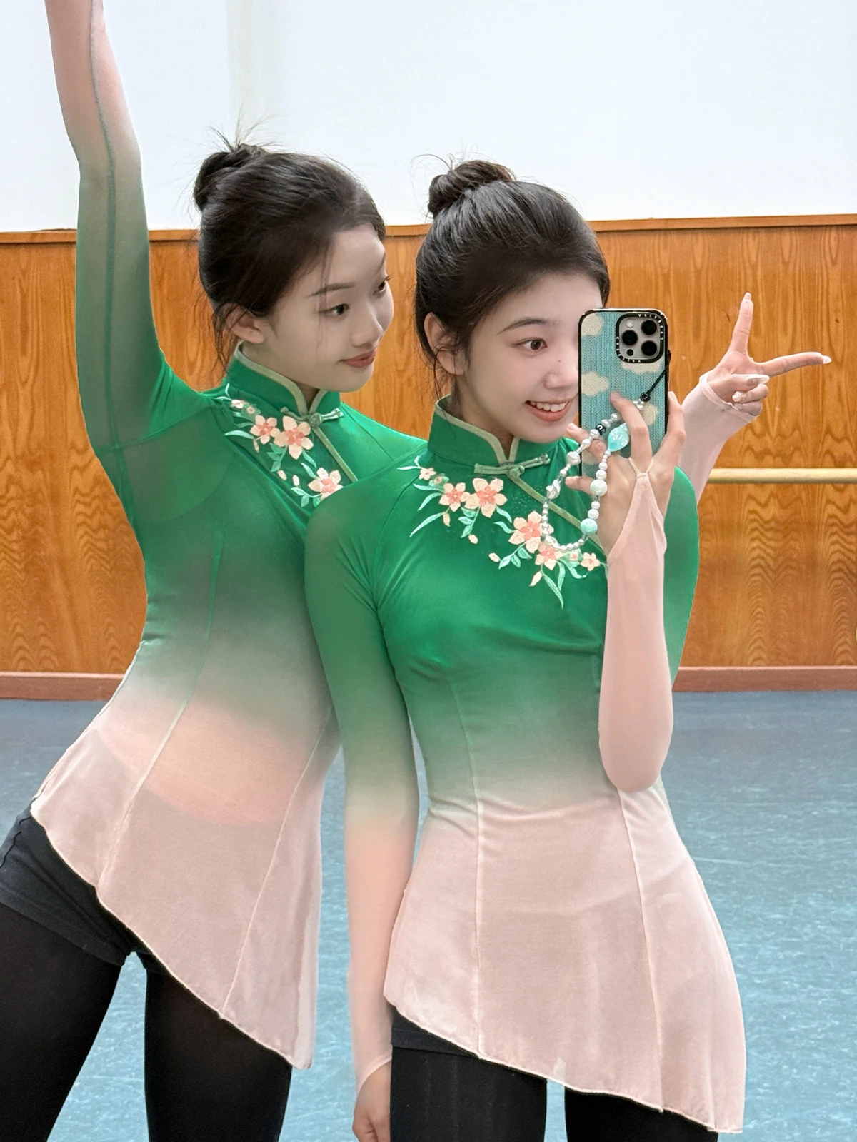 古典舞踊衣装女性用大人用ヤンゲパフォーマンス服山東トゥジア民族舞踊スーツ伝統祭り