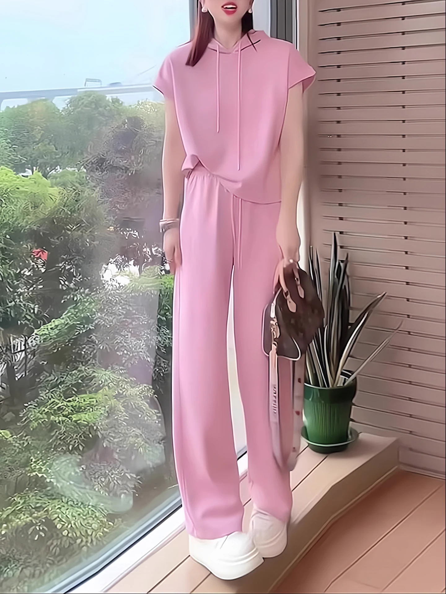 

Salt Series Summer Casual Sportswear Set Women's Fashionable Anti-Aging Pink Short Sleeve Top Wide Leg Pants Two-Piece Set