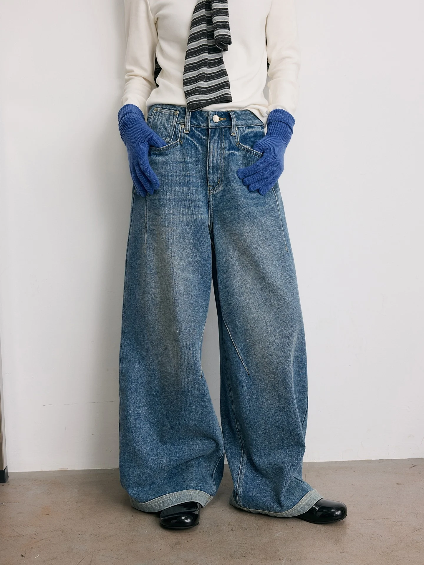 

Warm Cotton Fce Lined Vintage Straight Leg Jeans Bi-Color Women's High Waist Jeans by Deer And Flng Bird 767