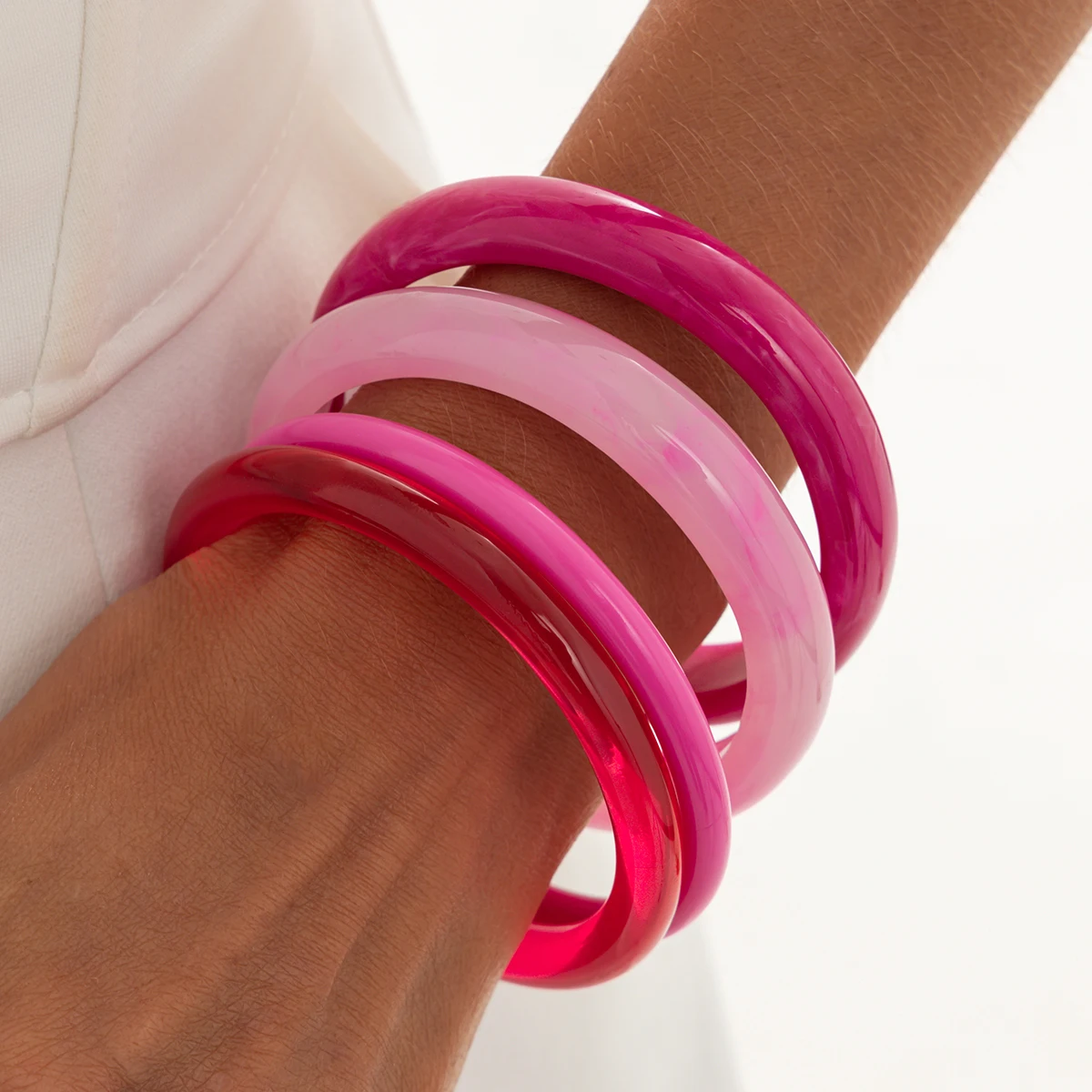 KunJoe 4Pcs/Set Fashion Rose Red Round Acrylic Bangles Set for Women Punk HipHop Resin Stackable Bracelets Y2K Charm Jewelry Set