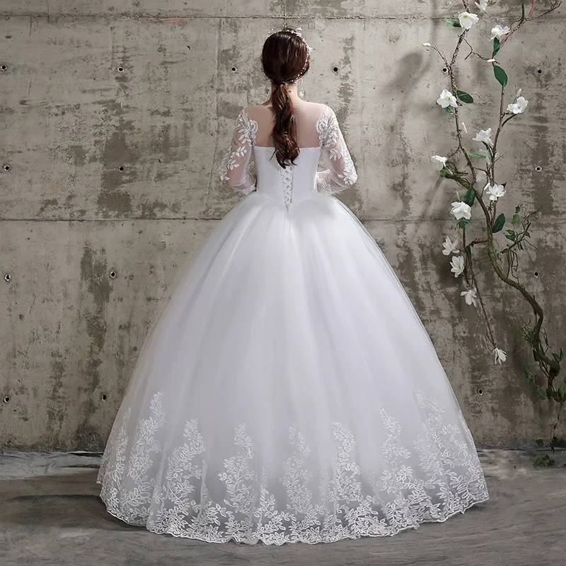 Classic lace embroidery plus size long sleeved ground princess style light ivory white wedding dress Customized .(005)