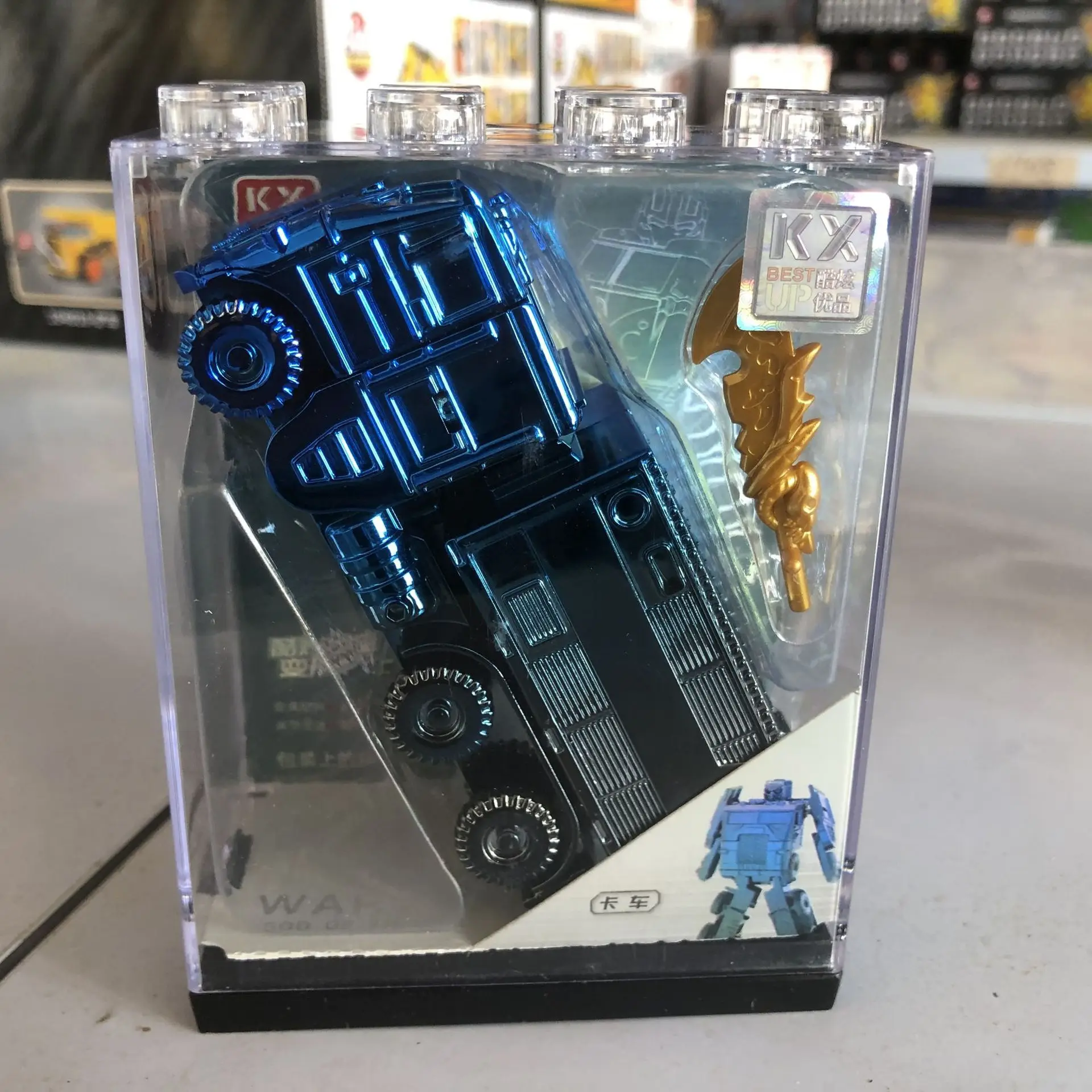 Robot di trasformazione giocattolo per bambini guerriero in lega colorata cinque in una statuetta di ornamento per auto sportiva galvanica con serbatoio robot