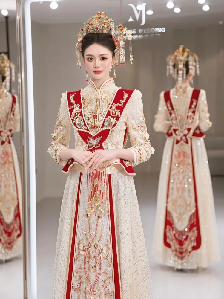 

Champagne-colored luxurious Chinese wedding dress toasting gown heavy craftsmanship