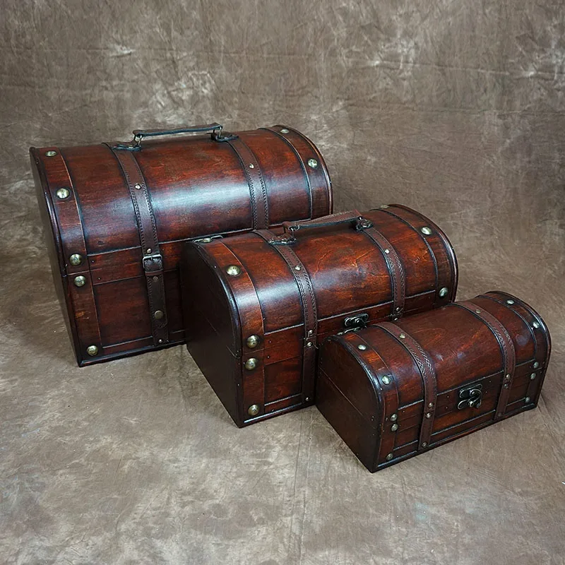 Antique Style Lockable Wooden Chest Redwood Simulation Treasure Box Classical Mystery Room Investigation Props Storage Box