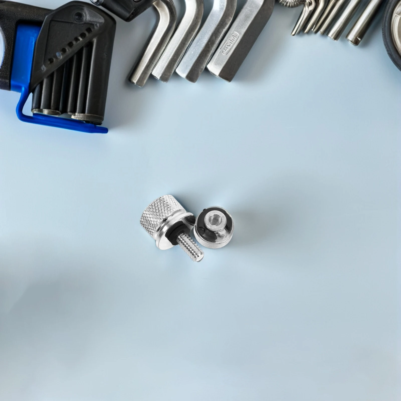 

1 Motorcycle Rear Bolt Cnc Machined Aluminum Alloy Quick Release Fastener Easy Install Sturdy Durable Fit Multiple Motorbike