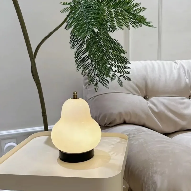 

French Cream Style Pear Floor Lamps Creative Living Room Charging Portable Personalized Birthday Gift Bedhead Table Night Lights