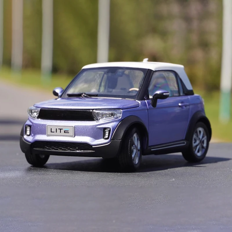 Diecast 1:18 Scale Baic LITE Afcfox Alloy New Energy Car Model Finished Product Simulation Toy Collection Gift Static Model