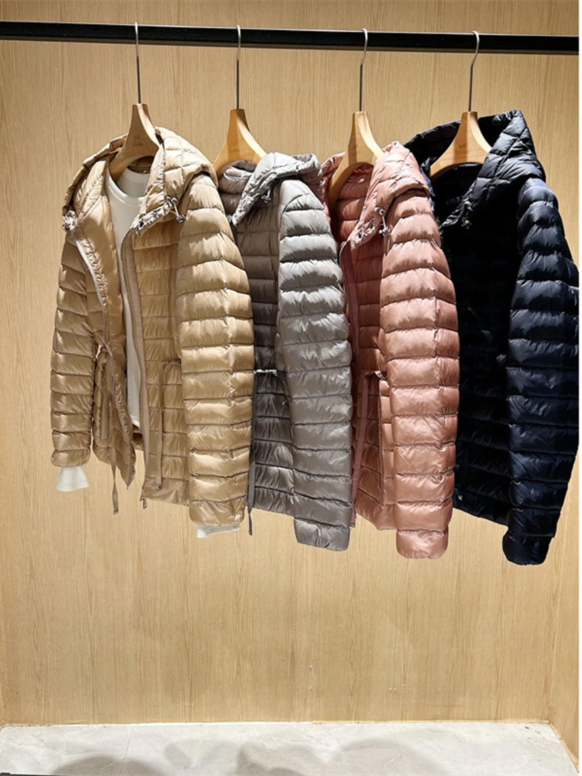 Light And Warm~ Thin down Jaet Can Be an Inner Wear ort Goose down Women's Winter Coat with Waist-Cinching Features