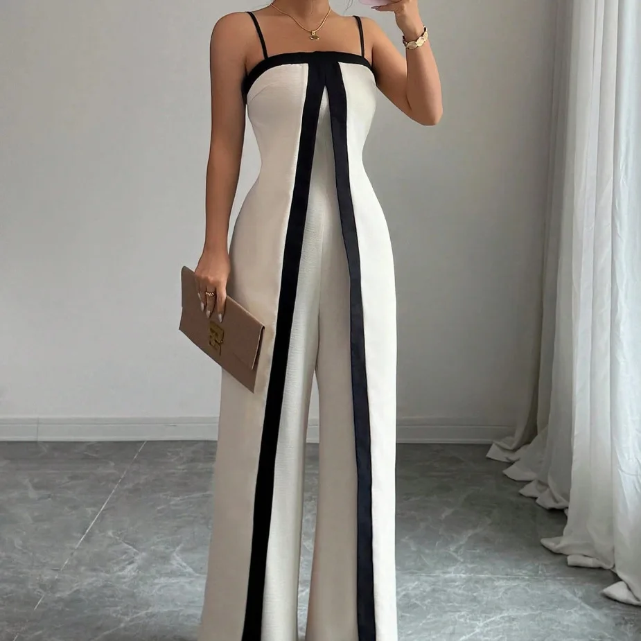 

Женская одежда 2026: Новинки лета – Комплект из платья-комбинации с завышенной талией и брюк в стиле колор-блок, облегающий силуэт