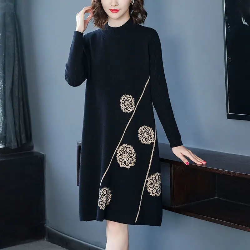 2023 New Autumn and Winter Elegant and High End Mid Neck Printed Loose and Casual Versatile Thick Wife Knitted Sweater Dress