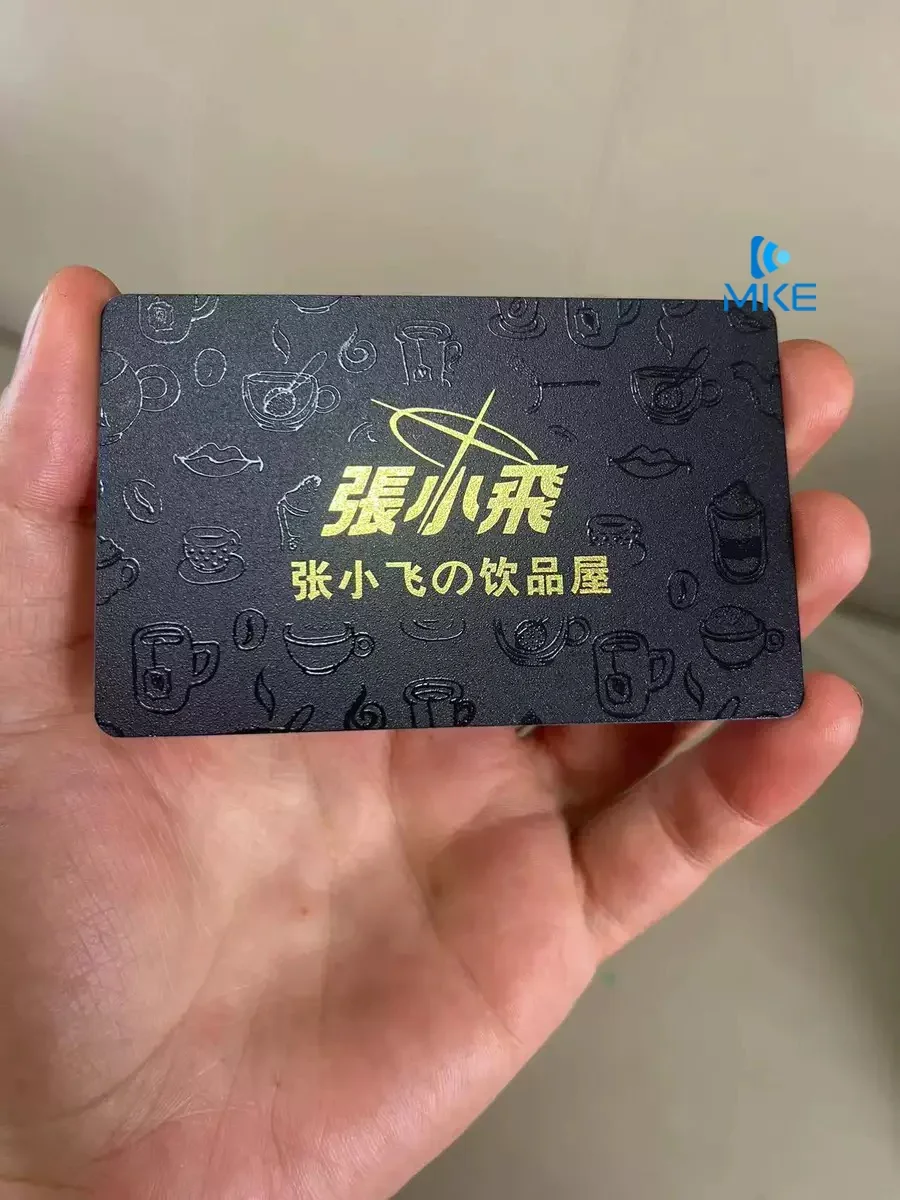 Cartões de presente plásticos do Pvc do negócio uv preto mate dos números em relevo