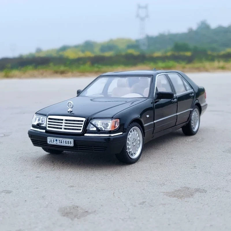 

1:24 W140 320SEL Alloy Classic Old Car Model Diecasts Metal Retro Vehicles Car Model Sound and Light Collection Toys Gift