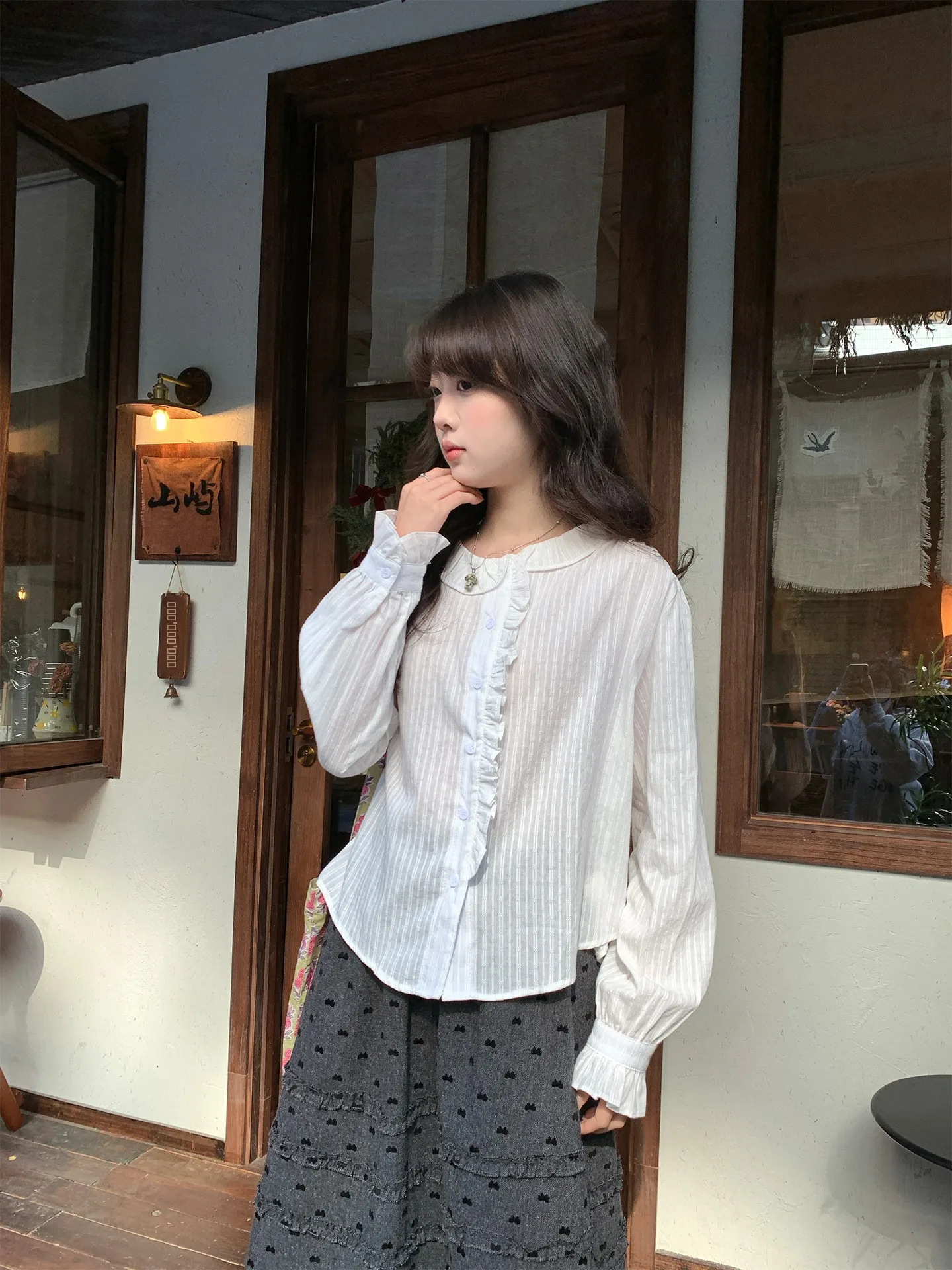 

Sweet Holli Korean Sle Floral Lace Design Bell Sve Unique irt Top Early Spring New Arrival Women's Loose Fit Long Sl...