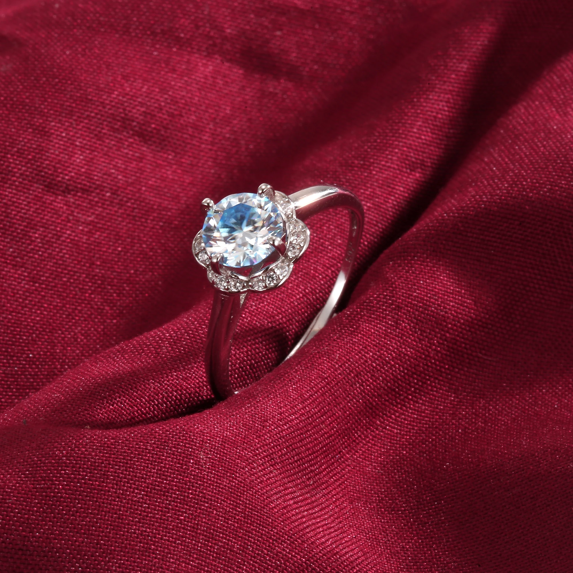 

S925 Silver Ring 1 Carat Blue Moissanite Women's Ring Flower Design Sparkling Bridal Wedding Jewelry Accessories Adjustable Size