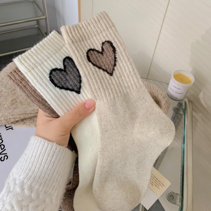 5 Paar Wollsocken mit Herzmuster für Damen, kaffeebraun, verdickt, warm, mittelhohe Socken, modische Herbst-Winter-lange Socken, hohe Qualität
