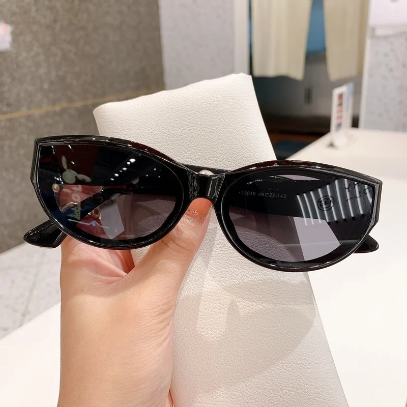 DYTYMJ Cat Eye Sunglasses Women Metal Hinge Gradient Lenses UV Protection Sunglasses Luxury Shades for Women Gafas De Sol Mujer