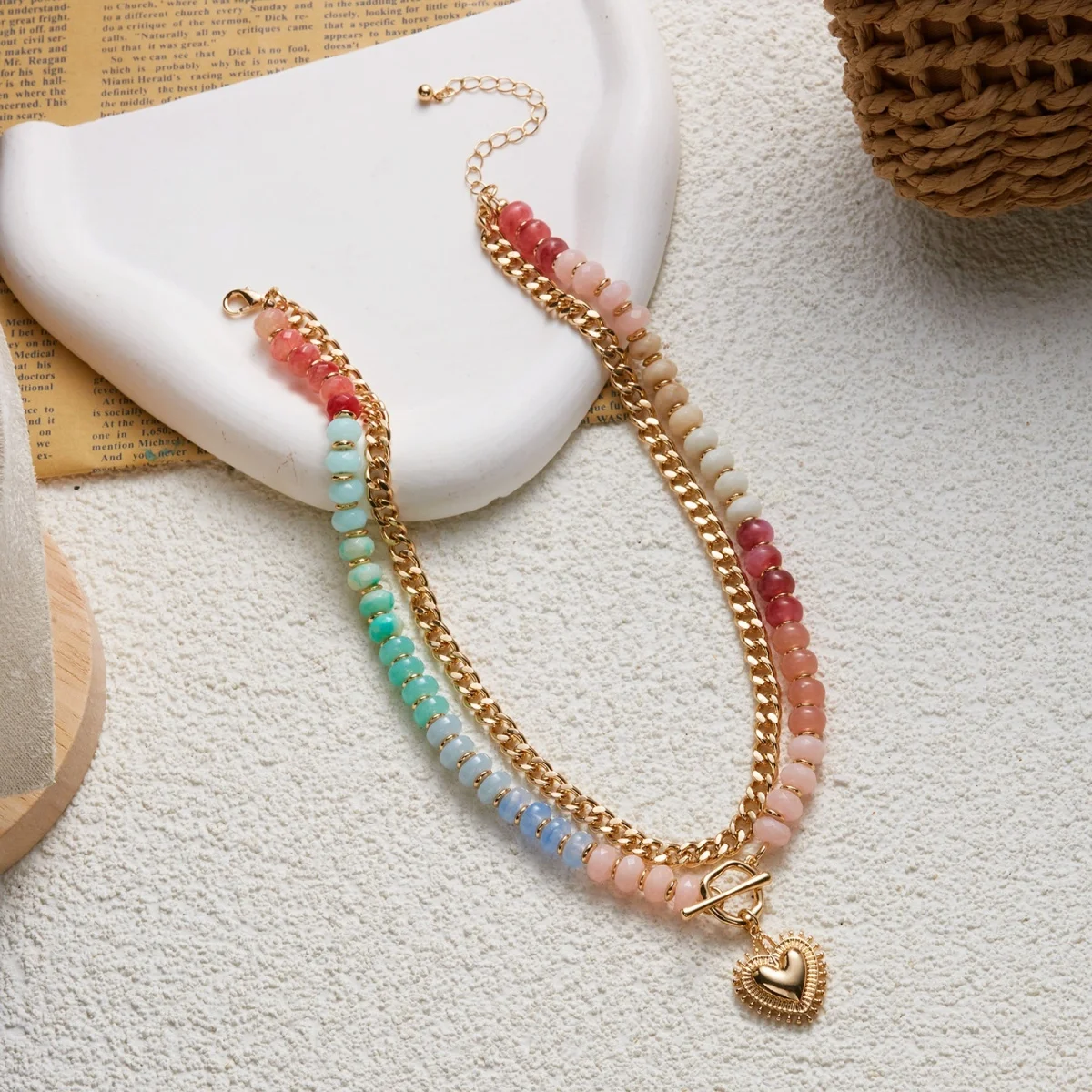 Y2K-Halskette mit Herzanhänger aus farblich abgestuften Harzperlen für Damen und Herren, Liebesherz, bunte Acrylperlen, Choker, ästhetischer Schmuck – Detail 19