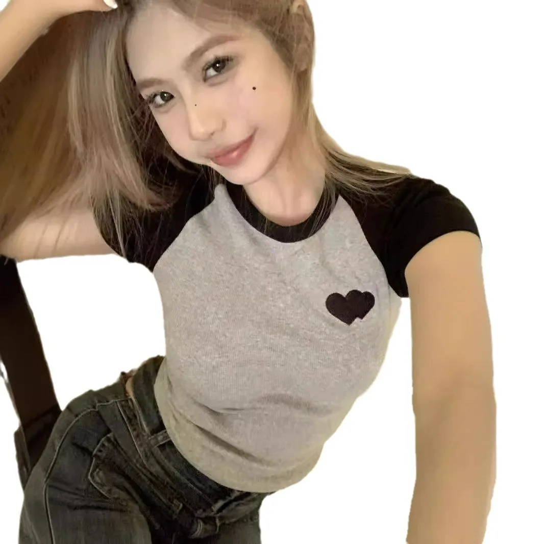 توب قصير عالي الخصر بألوان متباينة للنساء، تي شيرت ضيق بأكمام قصيرة للربيع والصيف، تصميم عصري مطبوع من البوليستر