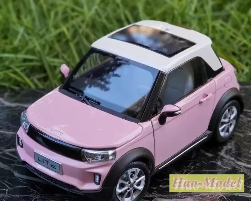 New Energy 1:18 For LITE afcfox Alloy Metal Diecast Car Model Toys Boys Birthday Gifts Hobby Display Collection Ornaments Pink