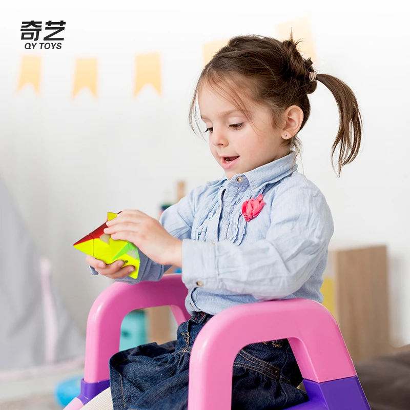 QiYi QiMing S2 พีระมิดสติกเกอร์พีระมิด Magic Cube Professional ปริศนาของเล่นเด็กของขวัญ Cubo Magico