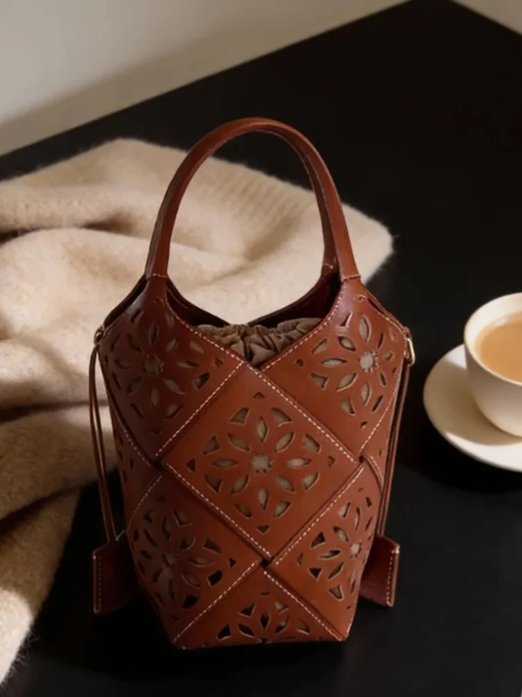 

Café Brown Hollow out Basket Handbag Women's Fashionable Luxury Simple Handheld Crossbody Bag Spring Season Single Shoulder Bag