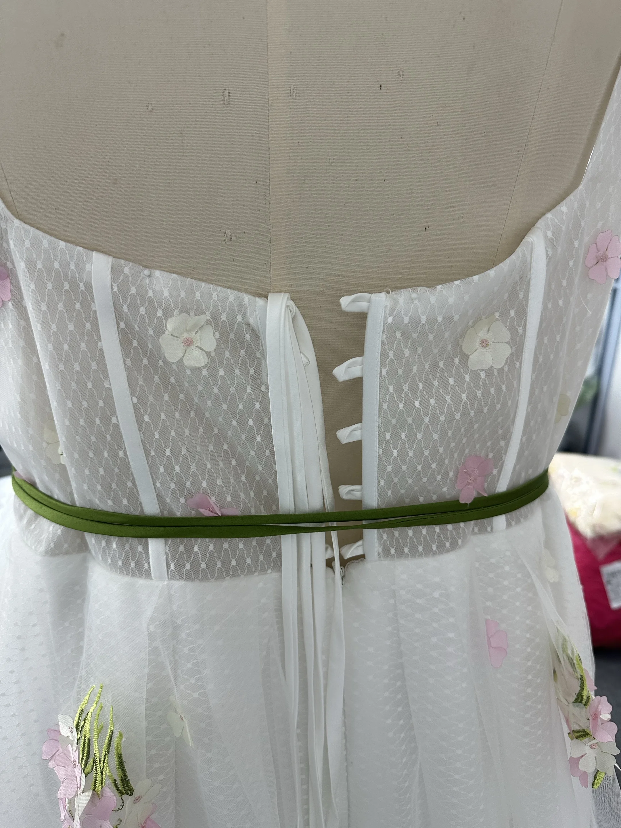 JEHETH Embroidery A-Line Prom Gowns Side Split Flowers Sleeveless Square Collar Tulle Evening Party Dress Sweep Train Custom image 5