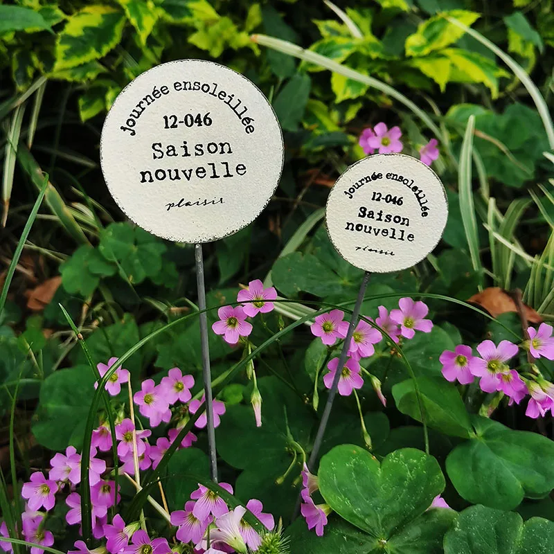 

Iron Plant Markers Circular Garden Plant Support Outdoor Decor for Balcony Vintage Style Flower Marker Rustproof Lawn Ornament