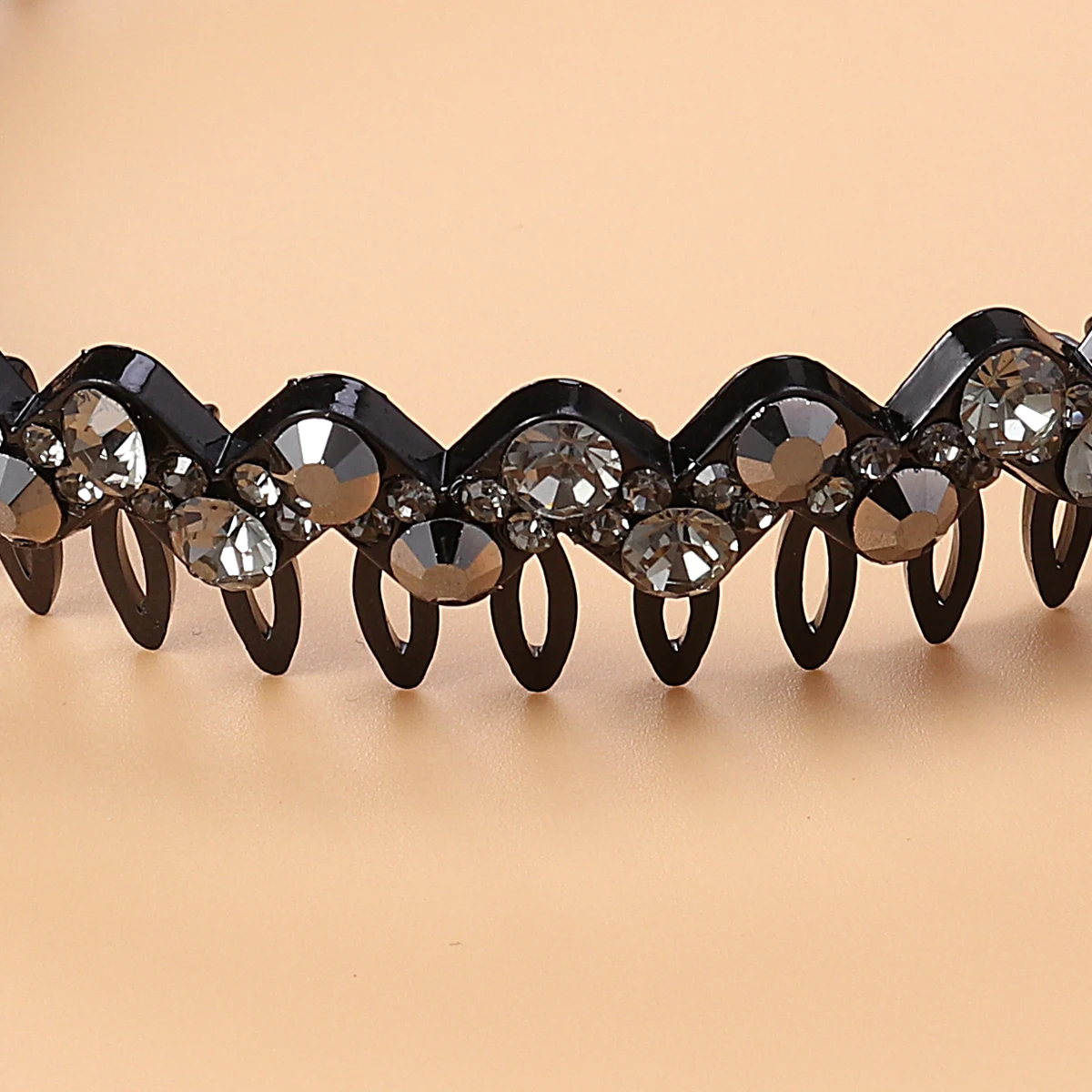 

Wave Headband Large Crystal Rhinestone Hair Hoop For Girls Sparkling Comb Toothed Hairband Party Wedding Daily Wear Grey Black