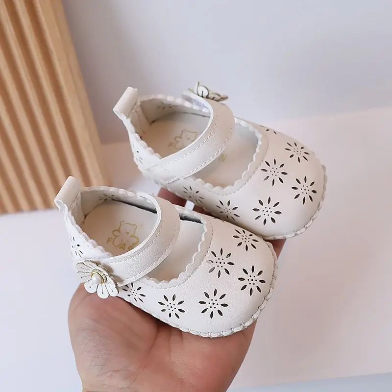 

Сандалии для маленьких девочек, нескользящие, на мягкой подошве, для первых шагов, для малышей 0-1 года, дышащая легкая обувь для младенцев, весна-лето