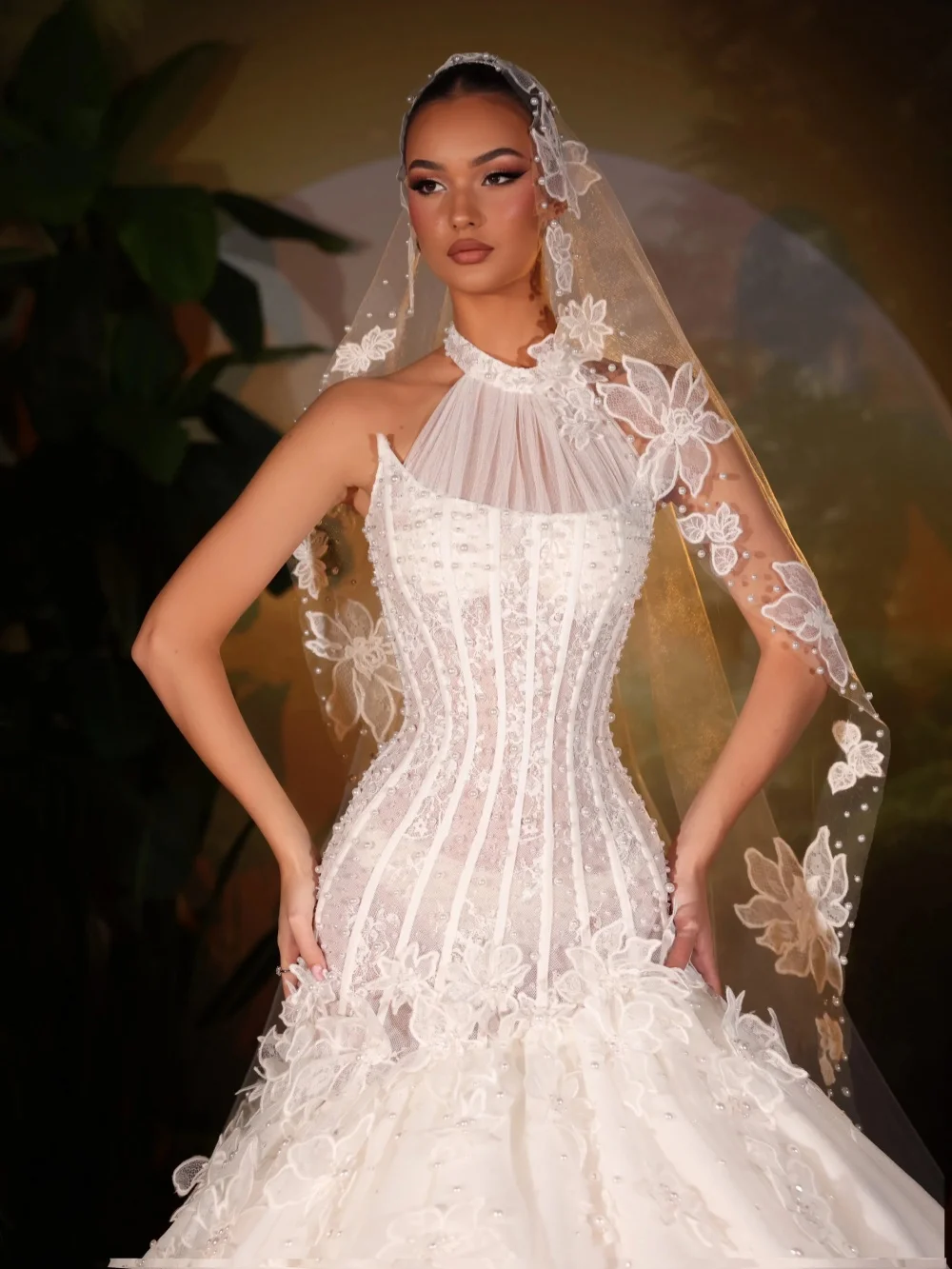 Vestido de novia de encaje con perlas florales en 3D, impresionante vestido de novia largo de sirena con cuello Halter, vestidos elegantes sin mangas personalizados para novia