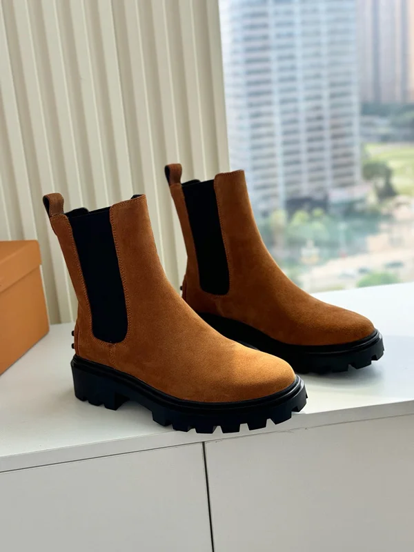 

Withered British Fashion Women's Cow Suede Chelsea Boots Women Quality Minimalist Retro Solid Color Comfortable Short Boots Girl