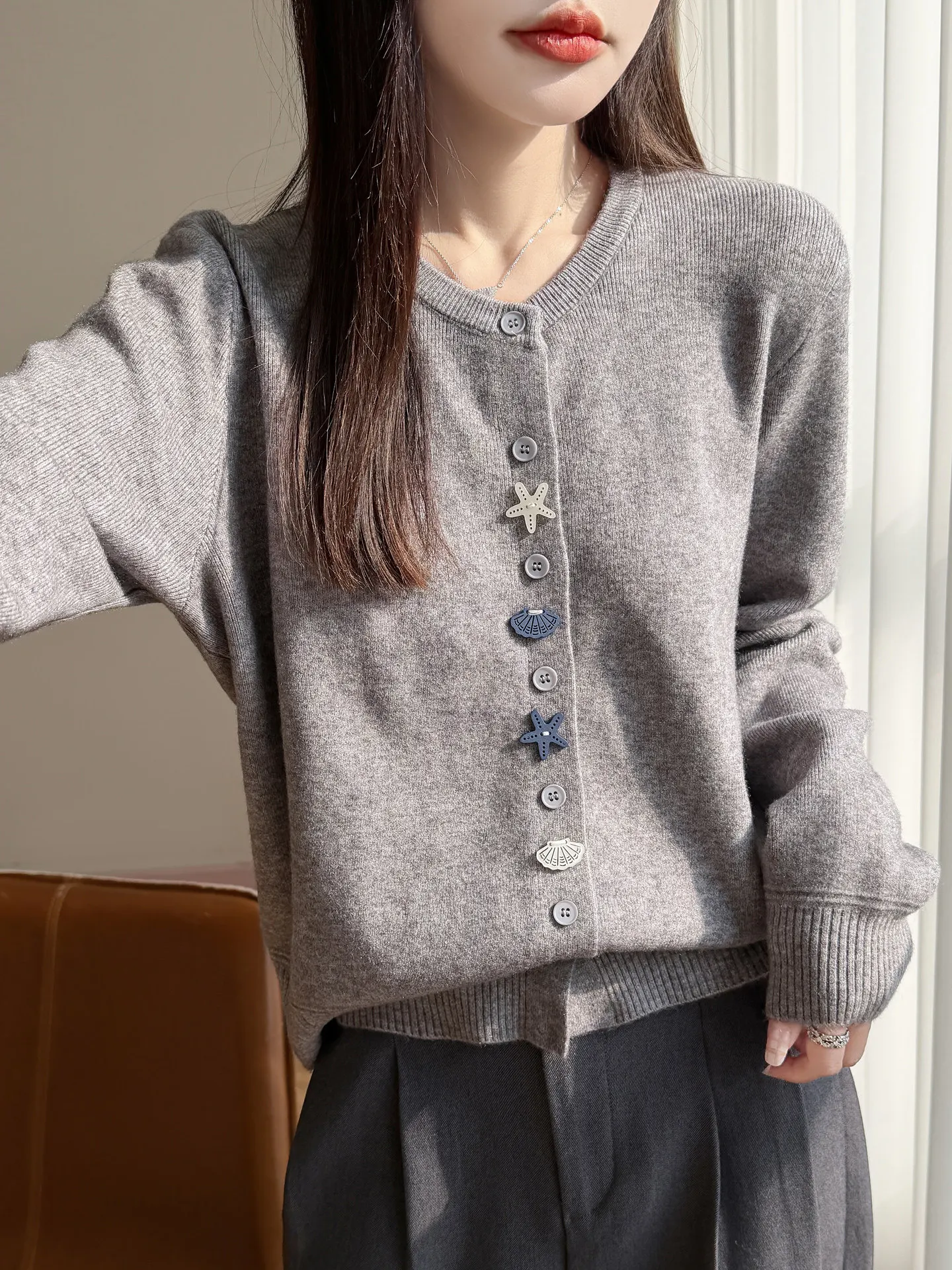 

Casual Style Round Neck Cardigan Women's Long Sleeved Star Shell Button Knit Sweater Loose Sweater Thin Jacket Spring New Style