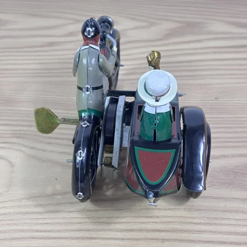 [Divertente] Collezione per adulti Giocattolo a carica retrò Metallo Tin man Giro un triciclo Giocattolo meccanico Figure giocattolo a orologeria modello regalo per bambini