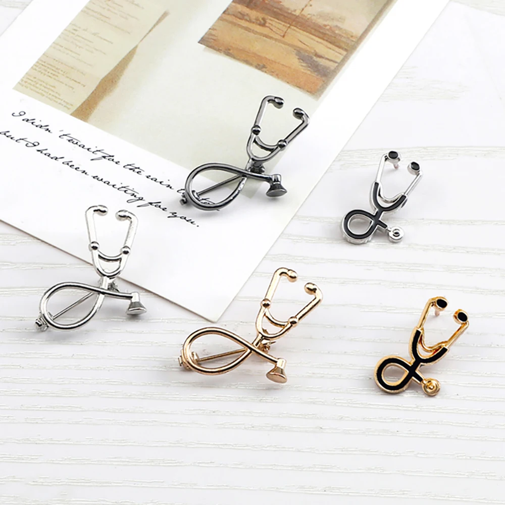 30 Styles Medical Enamel Brooch Syring Heart Stethoscope Pins for Nurse Doctor Cartoon Lovely Backpack Lapel Badge Jewelry Gifts