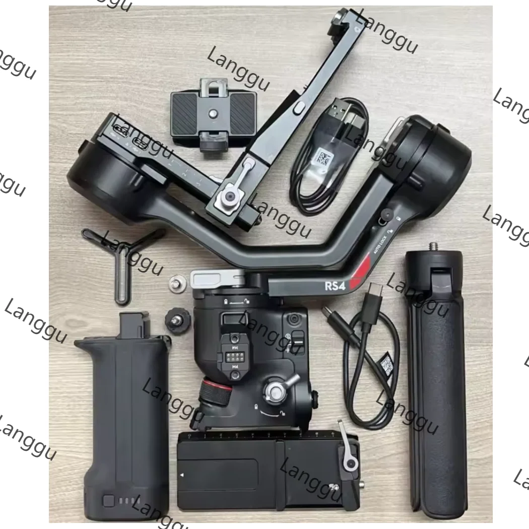 

Почти новый ручной стабилизатор подвеса для DJI Ronin RS4
