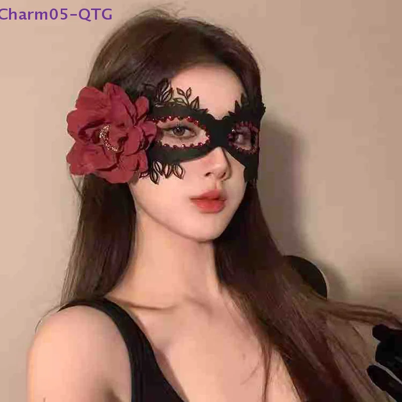 NUOVA mezza maschera da principessa in pizzo retrò per donna maschera legata con fiori sexy vintage accessorio per feste gotiche costume in maschera