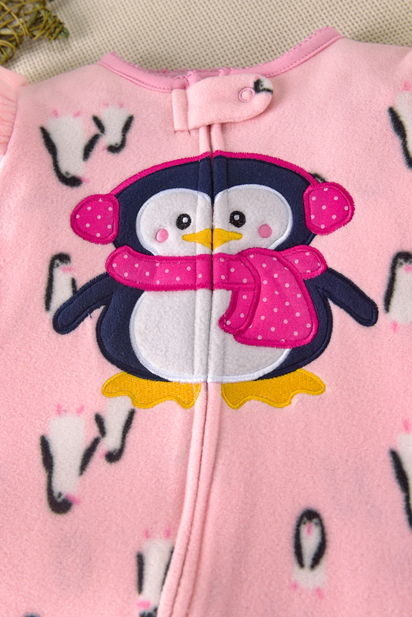 Baby-Mädchen Polar-Fleece Strampler mit Füßen, Herz-Polka-Dot-Druck, Niedliche Tier- und Buchstaben-Stickerei, Reißverschluss-Overall, Herbst-Winter-Babykleidung – Detail 11