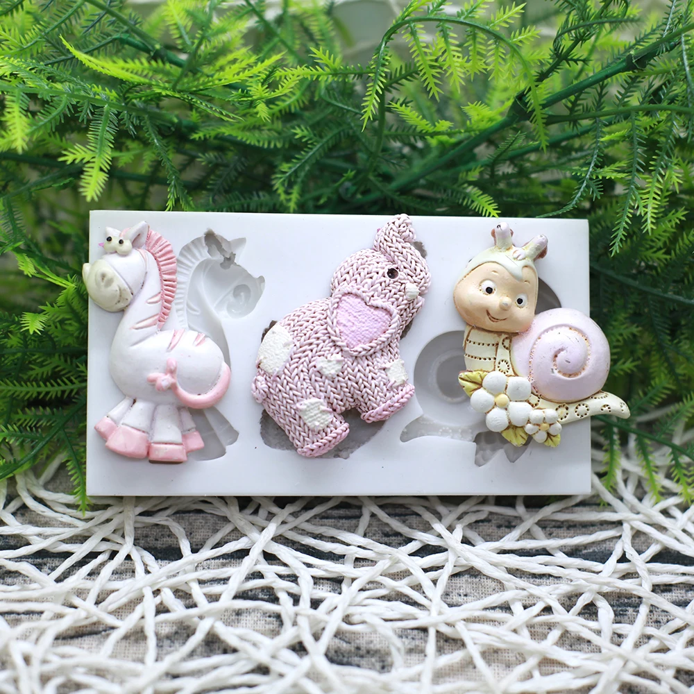 Cute Sweater Baby Elephant Snail Pony Cake Decoration Fondant Mold, Suitable for Kitchen Baking, Chocolate,  Clay, Resin