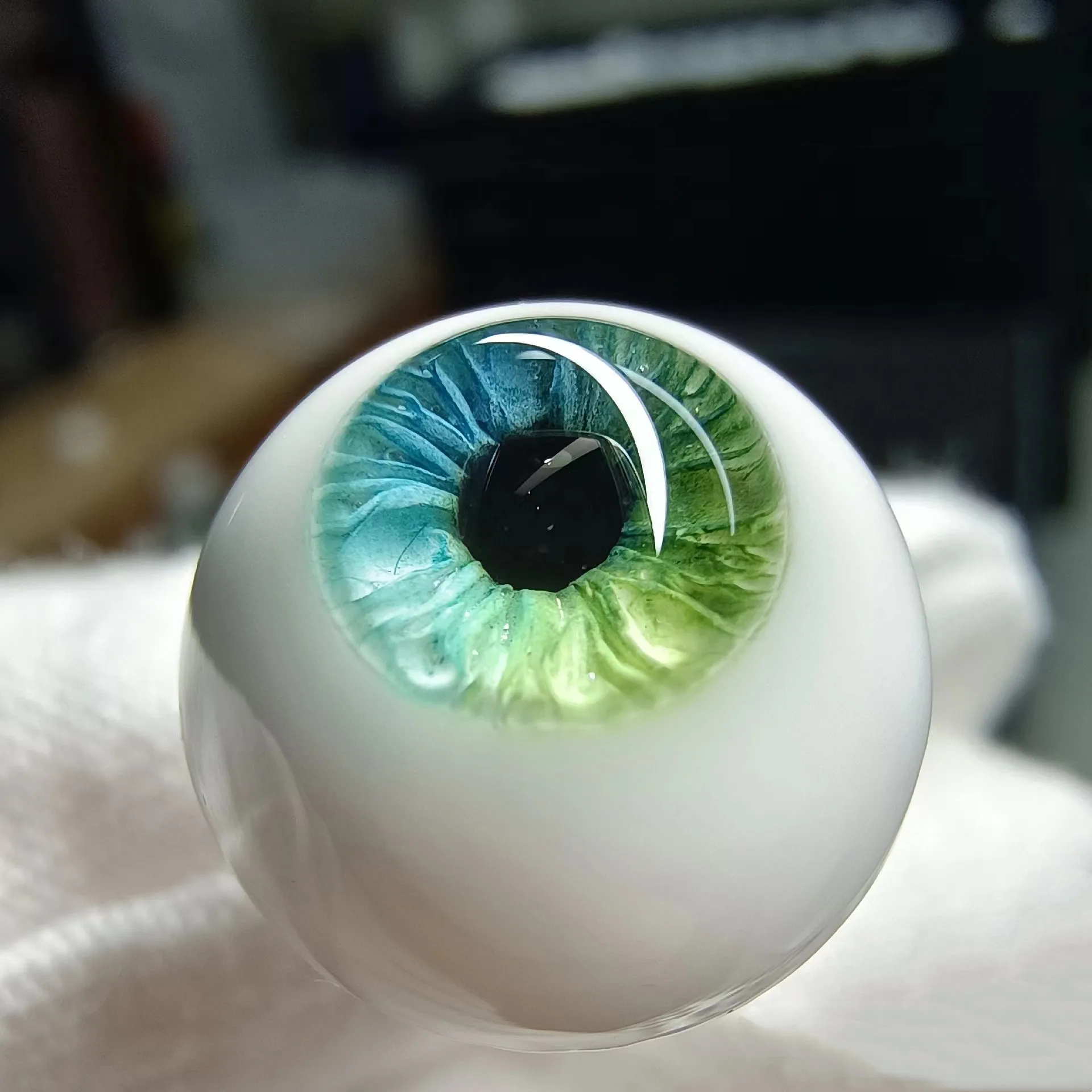 

BJD Live-Action Eyes Colored 14mm Eyeball 1 Pair