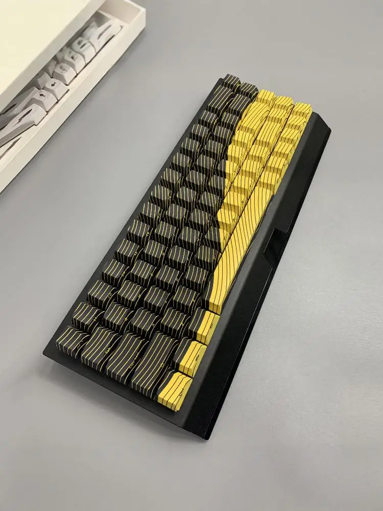 130 Tasten/Set Yellow Wave DIY-Tasten kappen zum Booten von 60he pbt 5-seitig sublimierte, seitlich geätzte, konturierte OEM-Profil-Tasten kappen